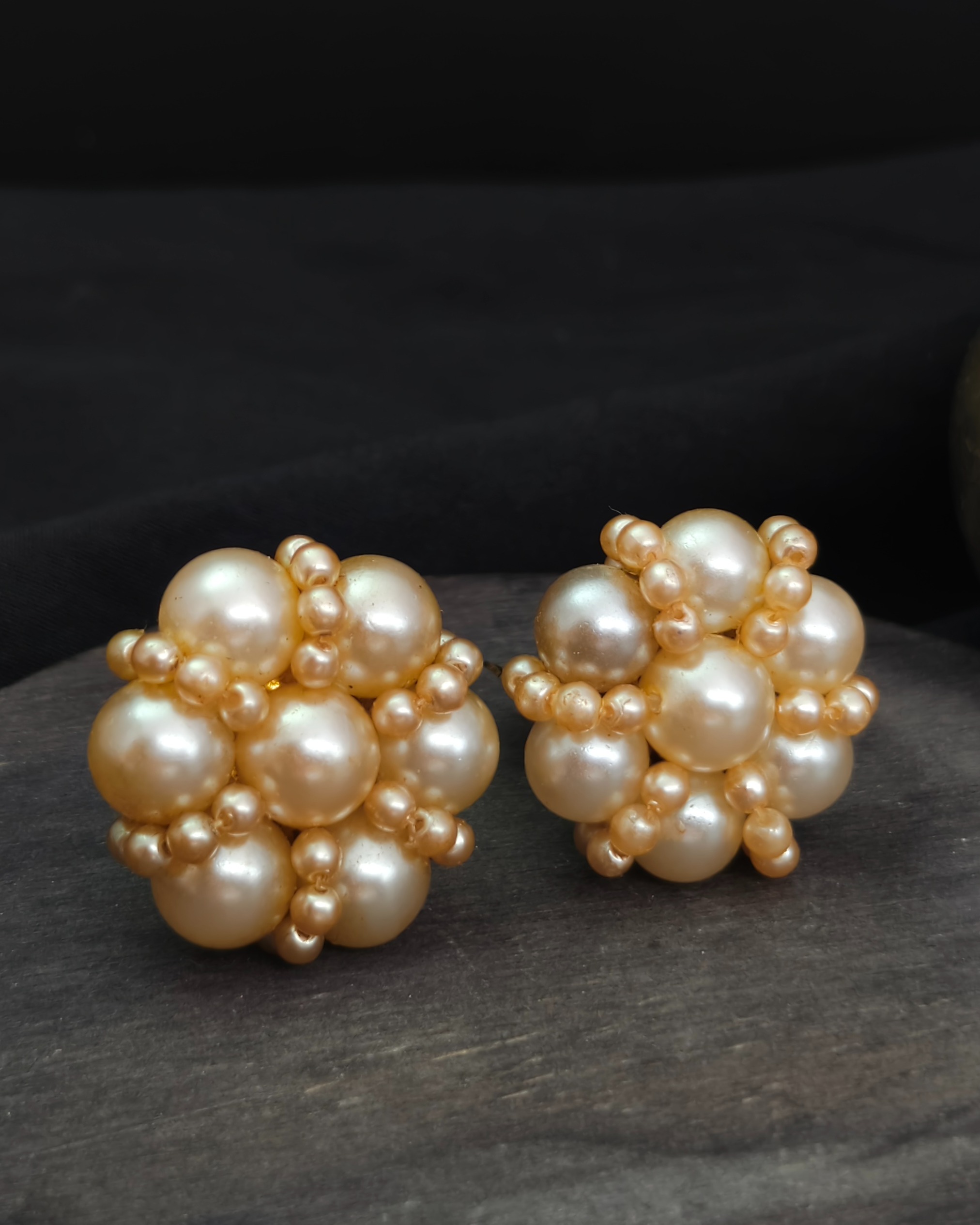 Vintage floral pearl clip-on earrings – 1970s/80s