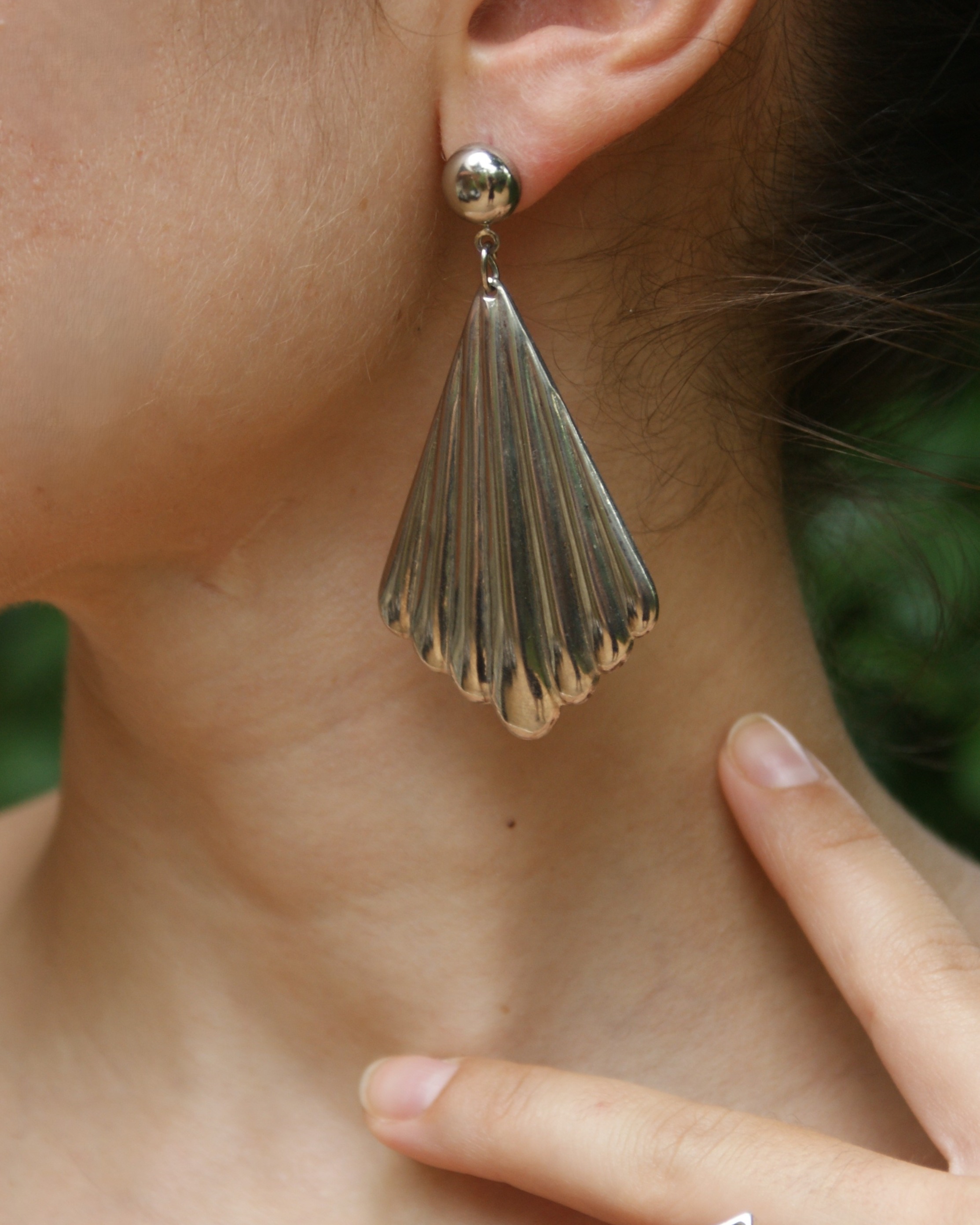 Maxi silver fan-style earrings (alternate view)
