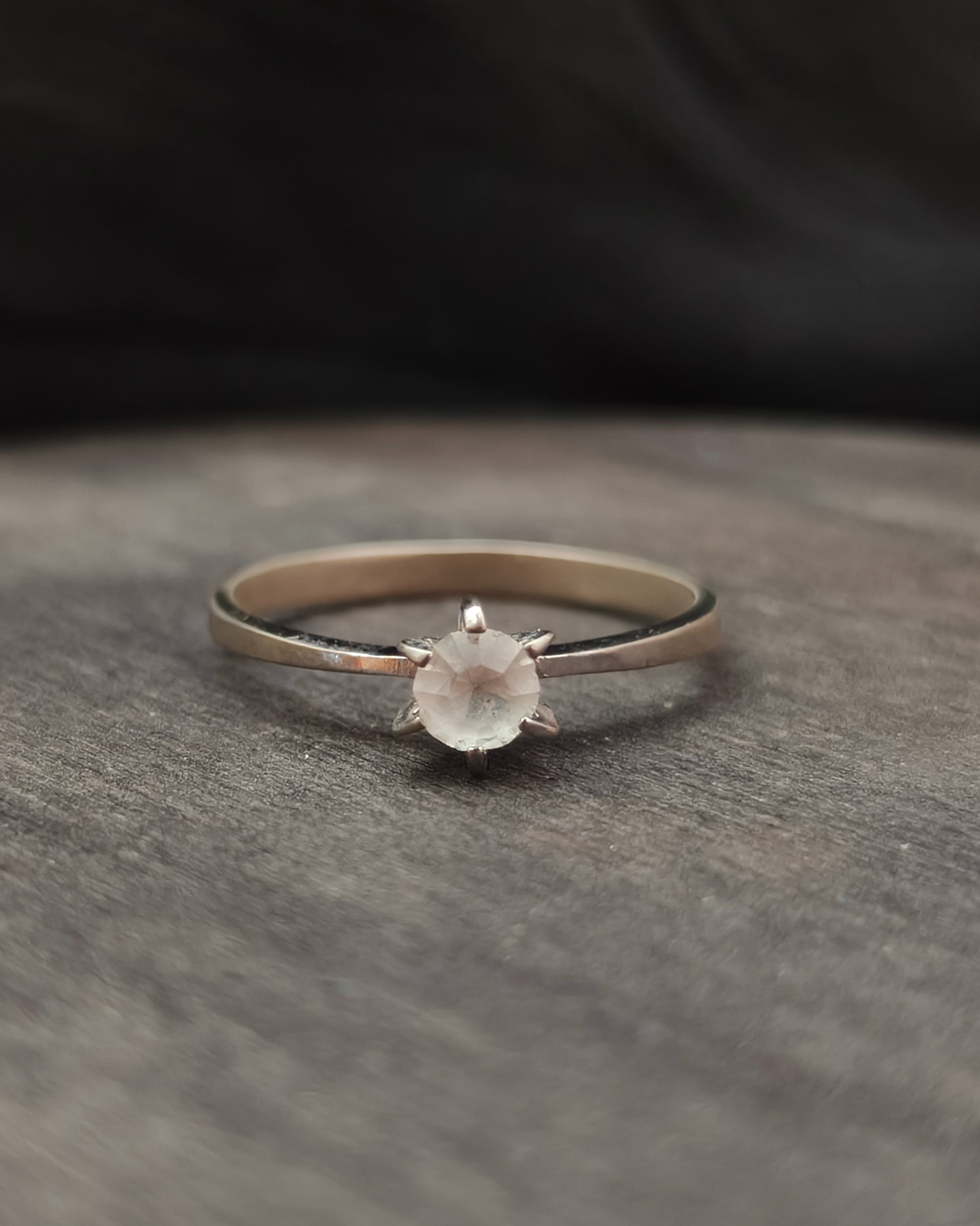 Ring with rhinstone