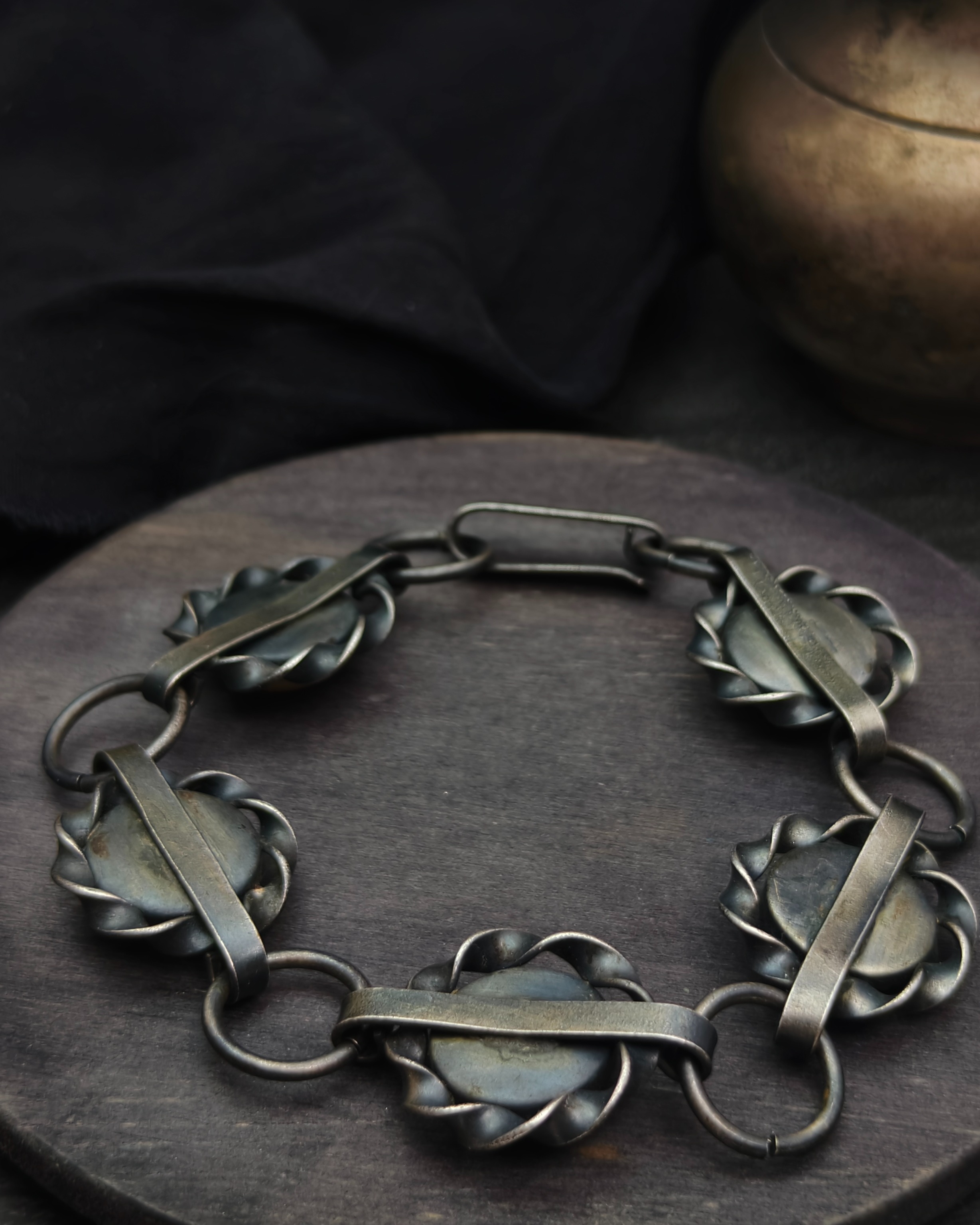 Vintage link bracelet with pearls (alternate view)