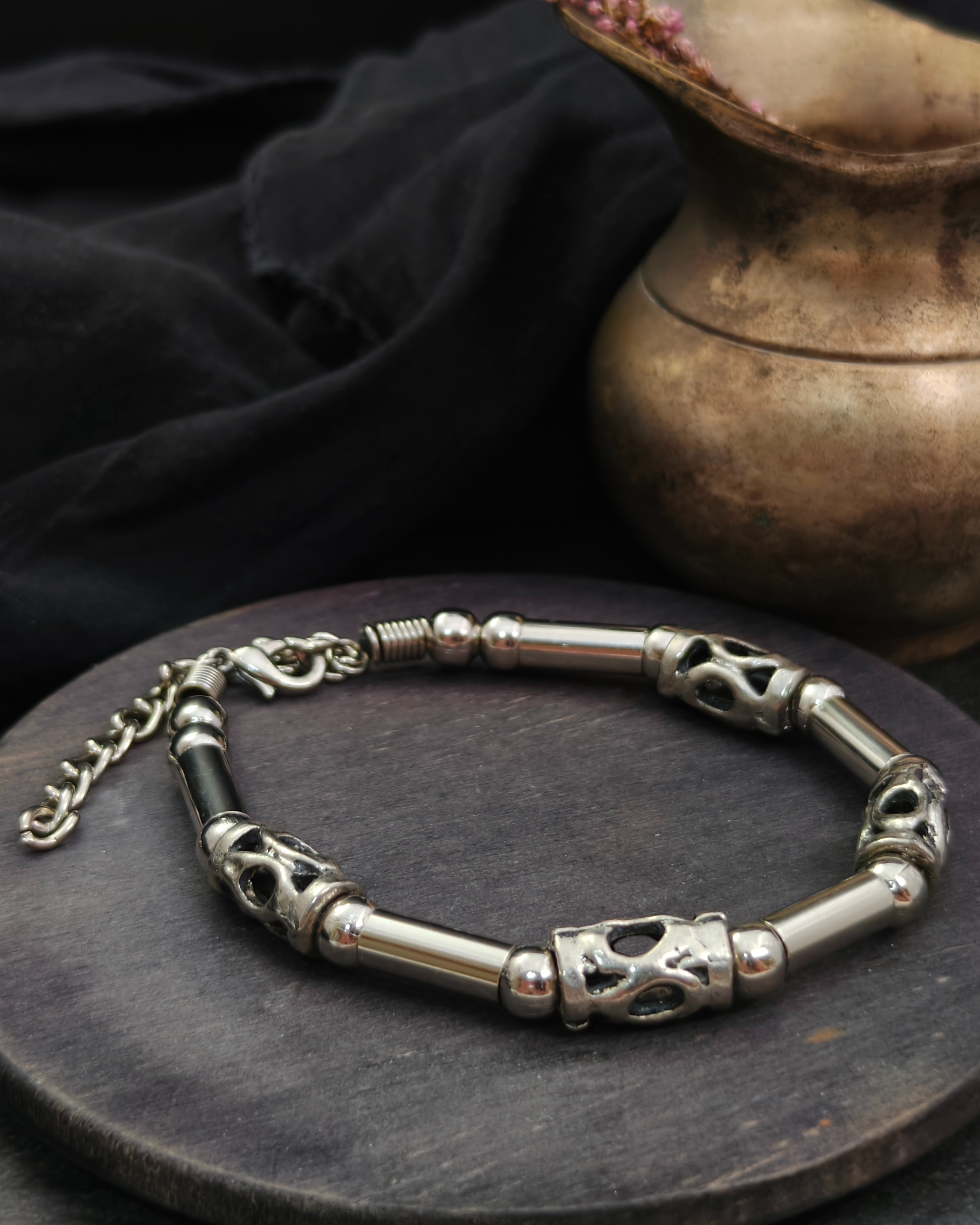 Modular link bracelet with openwork beads