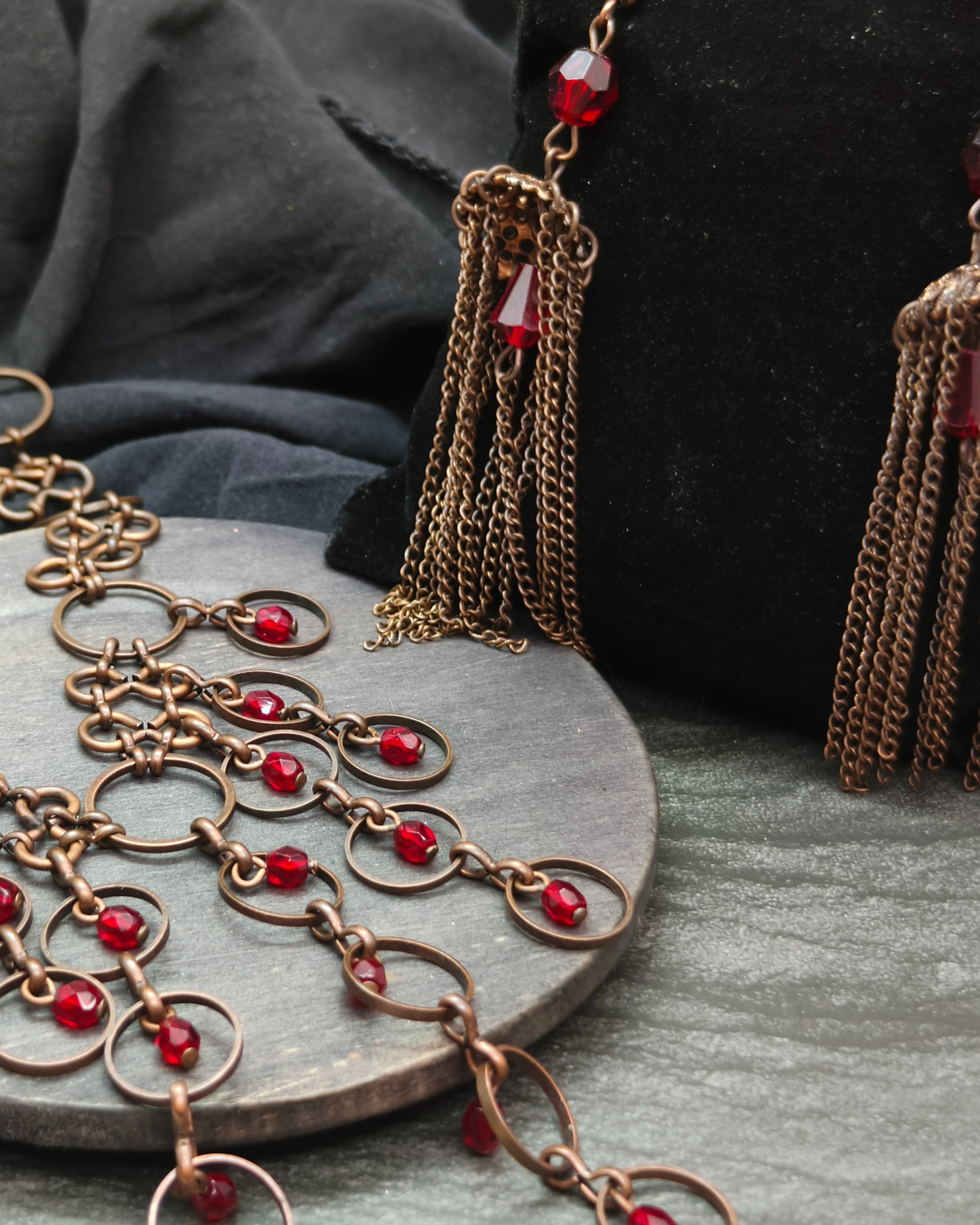 Set of choker and earrings in aged copper (alternate view)