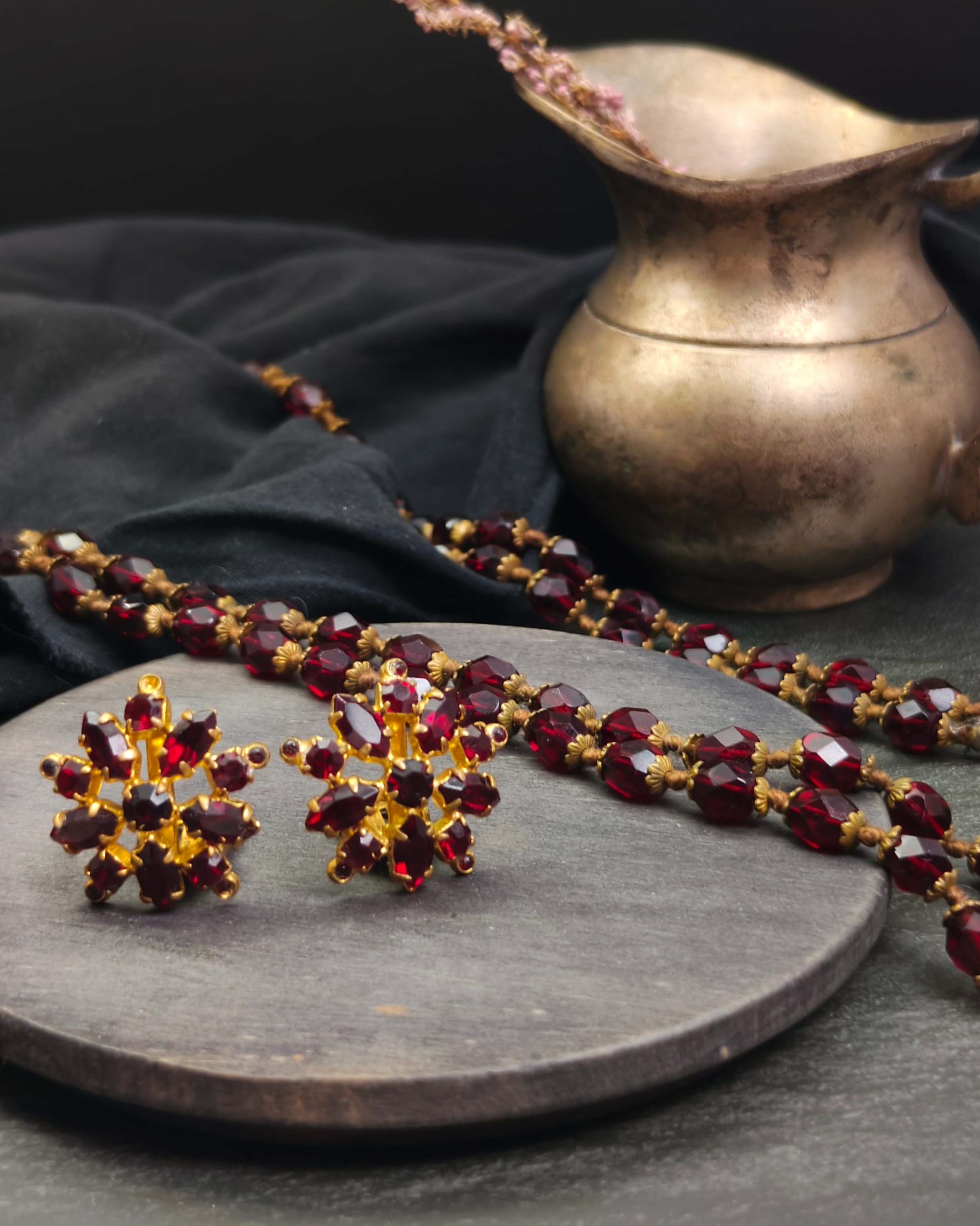 Long Bohemian crystal necklace from the 1920s