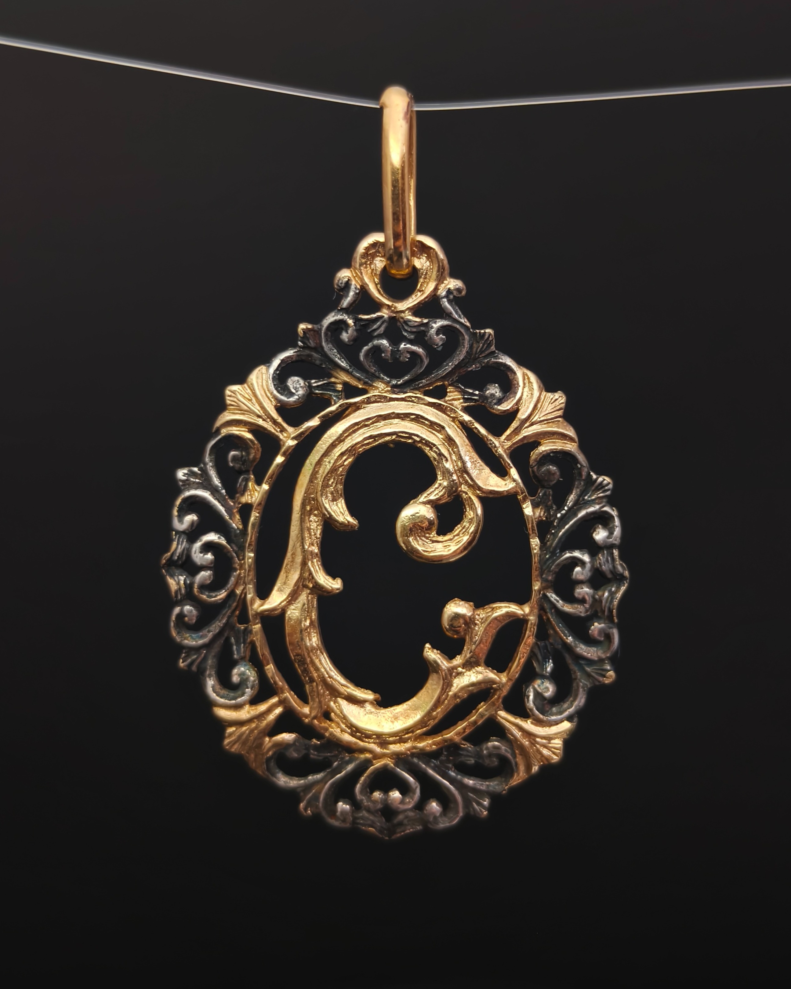 Bicolor vermeil filigree letter "C" pendant