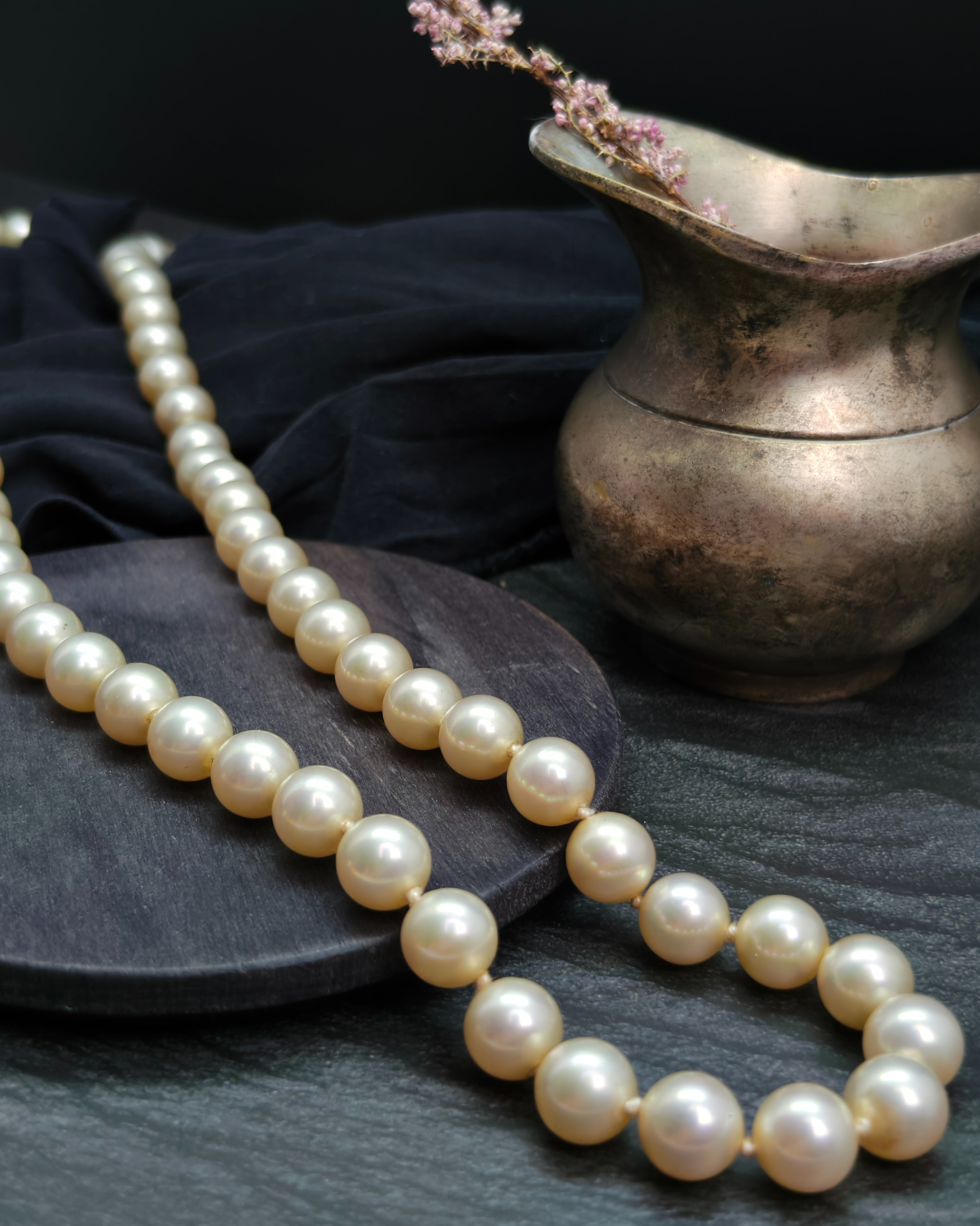 Matineé styled pearl necklace (alternate view)