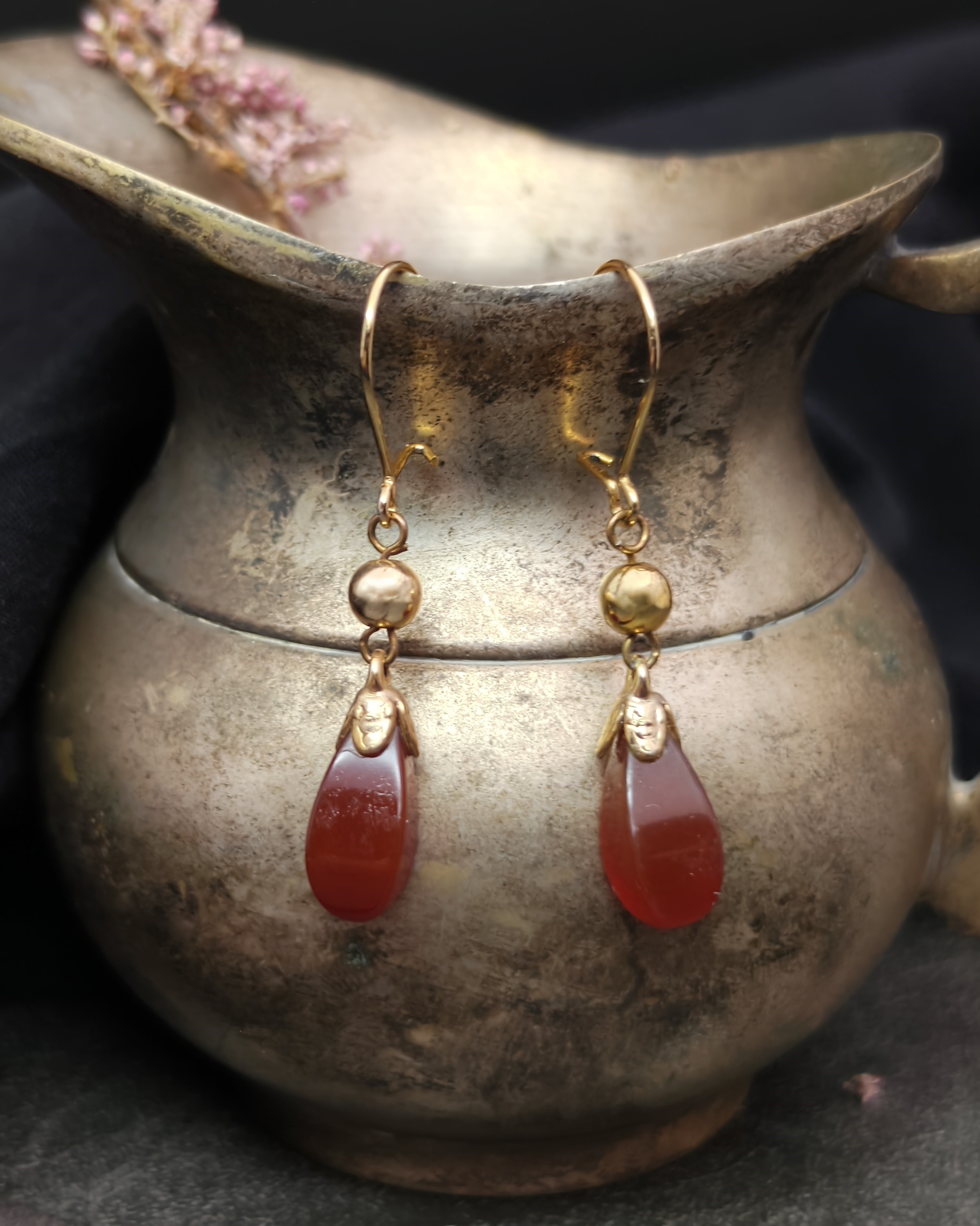 Vintage gold-tone red teardrop earrings – 1980s