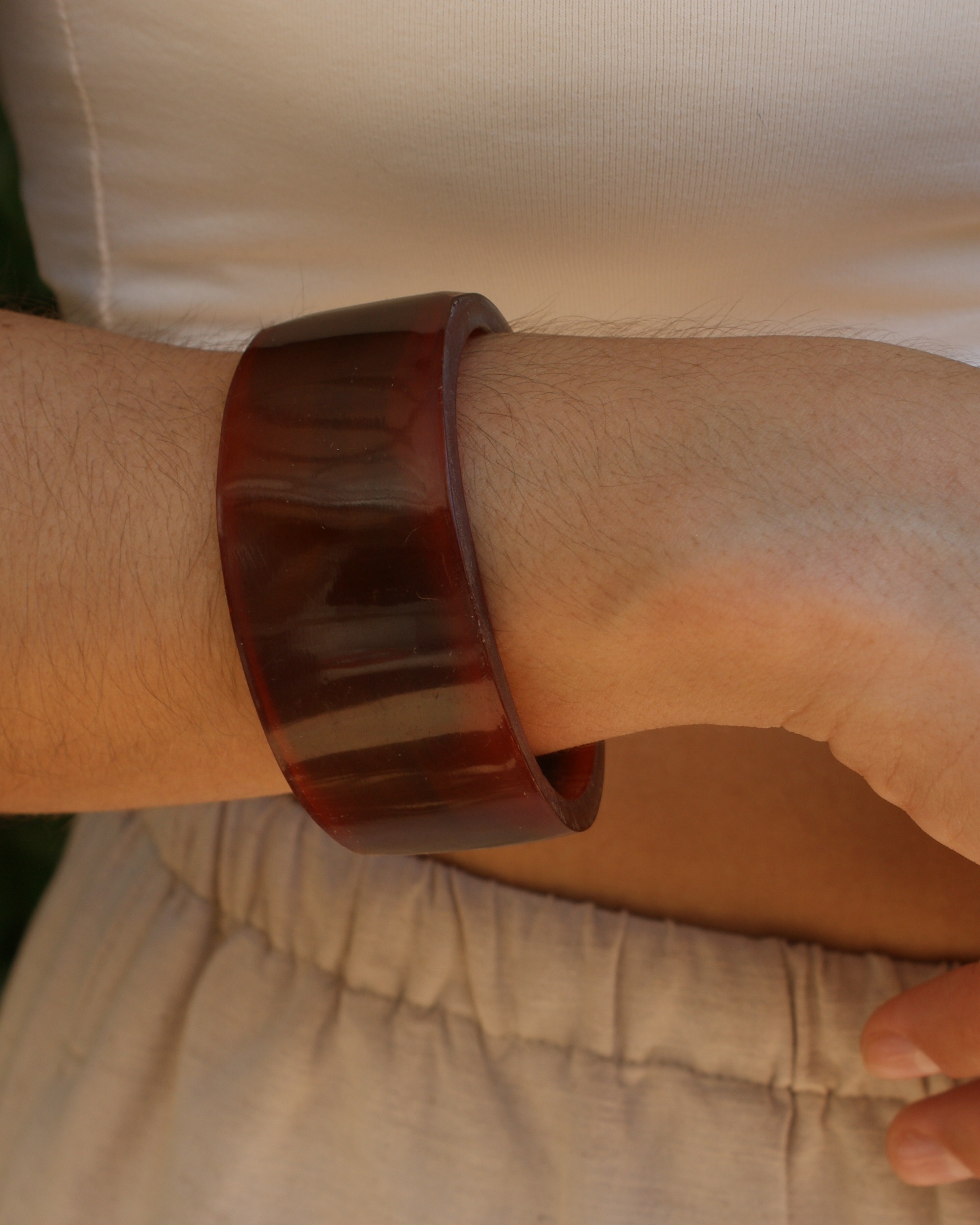 Wide vintage natural reddish buffalo horn bracelet – 1990s (alternate view)